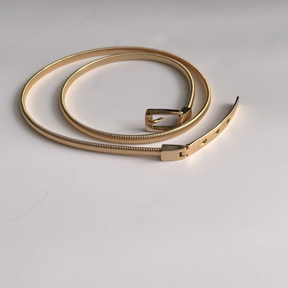 VINTAGE GOLD TONED METAL BELT